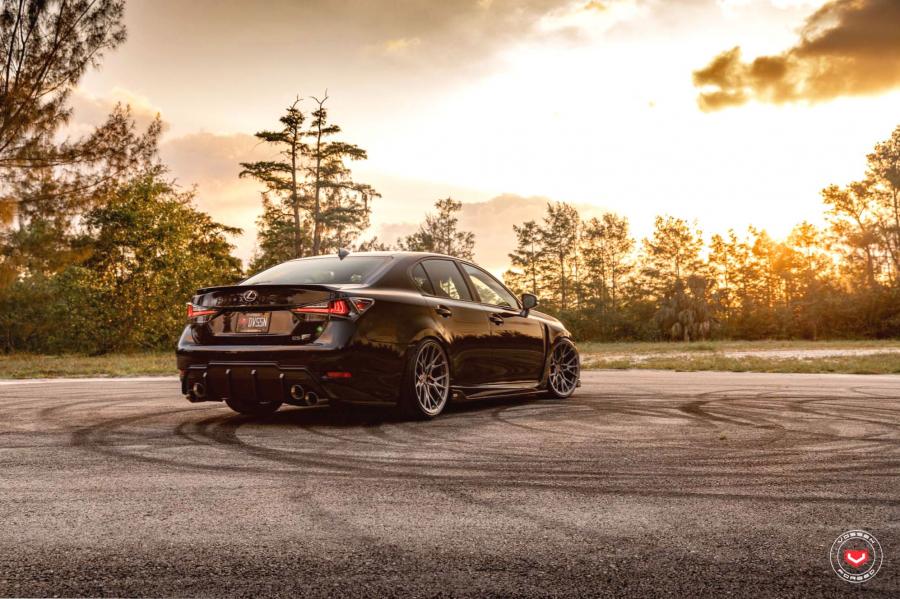  Lexus GS F on Vossen Wheels (M-X3) 2019 года  (фото 14 из 25)